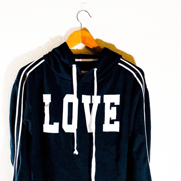 Love Hoodie 🖤 - Picture 3 of 4